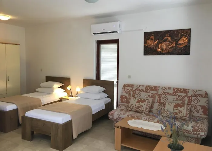 Private Studio Apartment With A Garden And A Terrace