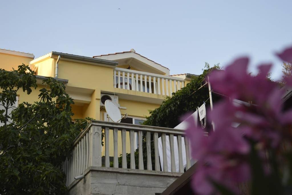Private With A Garden And A Terrace * Tisno